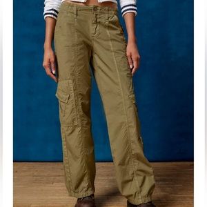 Urban Outfitters Khaki BDG Y2K Low-Rise Cargo Pant size-xs